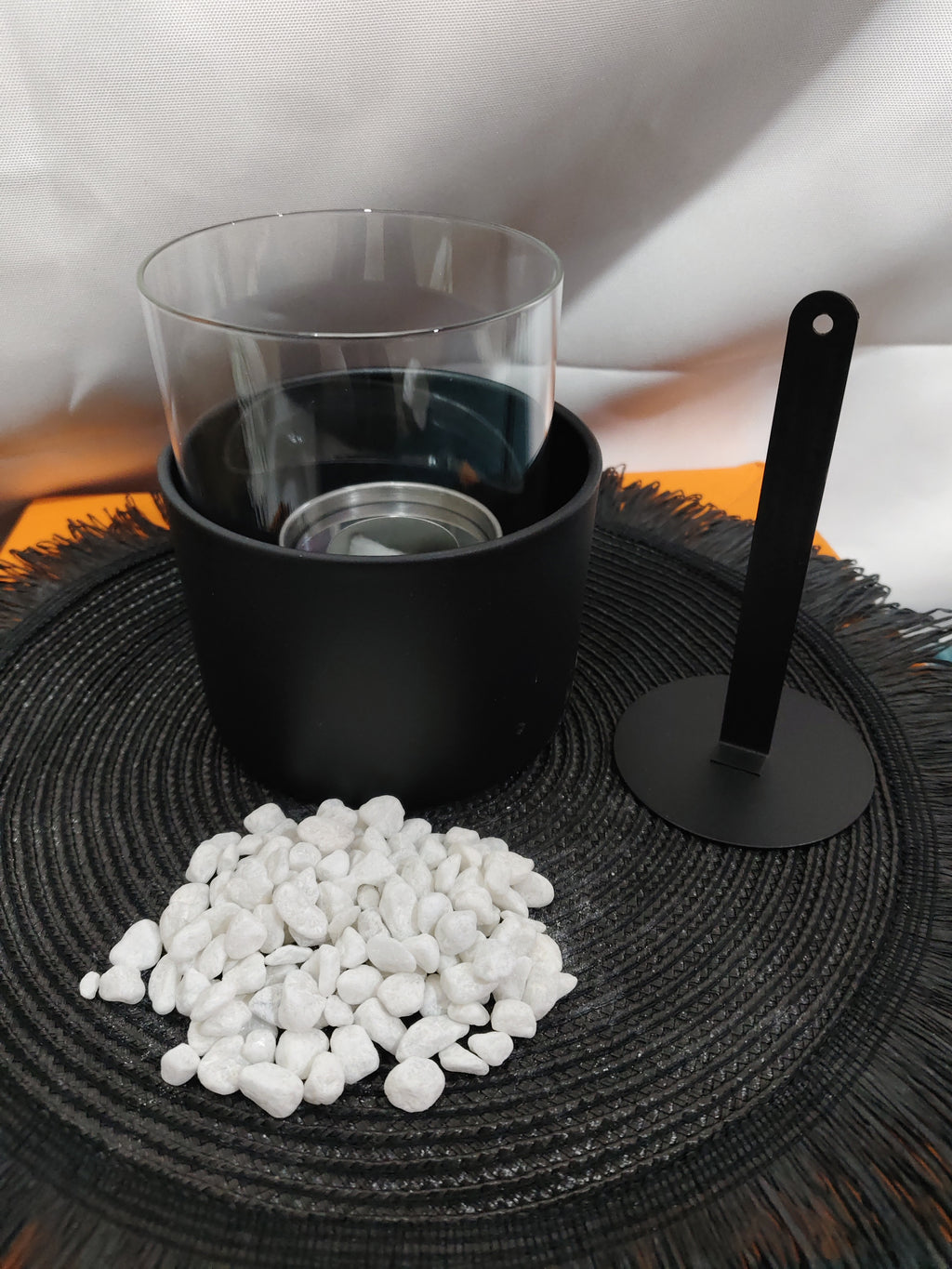 Lámpara de mesa decorativa portátil de vidrio, para interior, moderna, de metal, con fuego real, disponible en negro y blanco, apta para uso en interiores y exteriores.